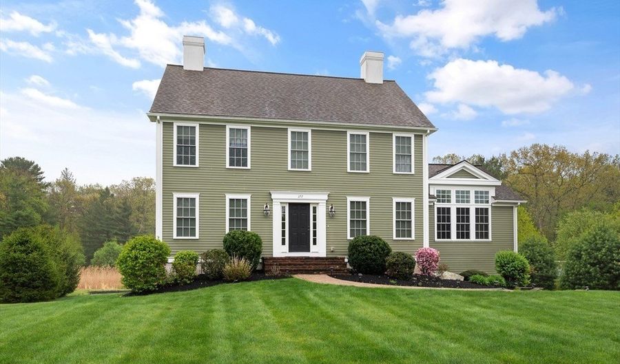 177 Jean Carol Rd, Abington, MA 02351 - 3 Beds, 4 Bath
