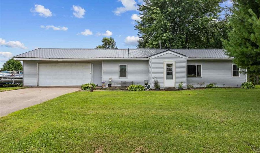 3135 115th St, Riverside, IA 52327 - 3 Beds, 2 Bath