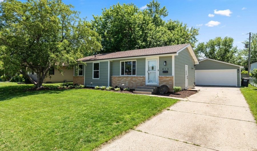 413 NE 7th St, Ankeny, IA 50021 - 3 Beds, 2 Bath