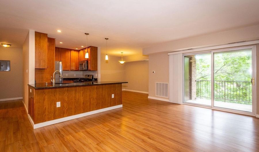 9 SILVERWOOD Cir 11, Annapolis, MD 21403 - 3 Beds, 2 Bath
