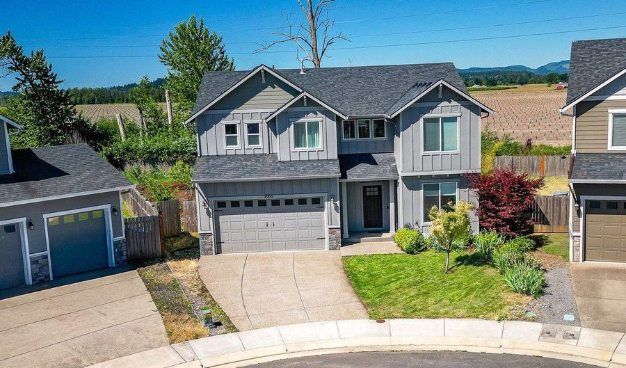 2000 NE SUMMIT Dr, Albany, OR 97321 - 4 Beds, 3 Bath