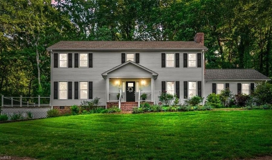 725 Viewmont Dr, Asheboro, NC 27205 - 4 Beds, 3 Bath