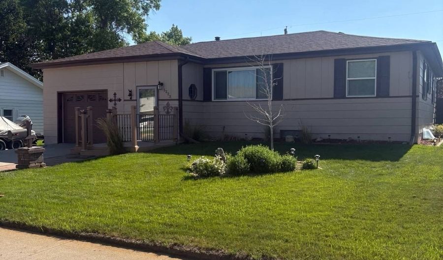 1223 Yellowstone Ave, Alliance, NE 69301 - 4 Beds, 2 Bath