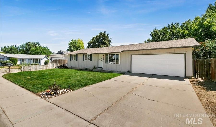2214 N Constantine Ave, Boise, ID 83704 - 3 Beds, 1 Bath