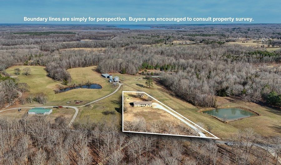 628 Tom White Rd, Big Sandy, TN 38221 - 3 Beds, 2 Bath