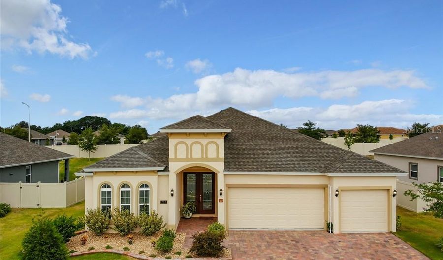 711 CALABRIA Way, Howey In The Hills, FL 34737 - 4 Beds, 3 Bath