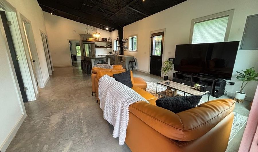 227 Lake Bluff Rd, Baxter, TN 38544 - 2 Beds, 2 Bath