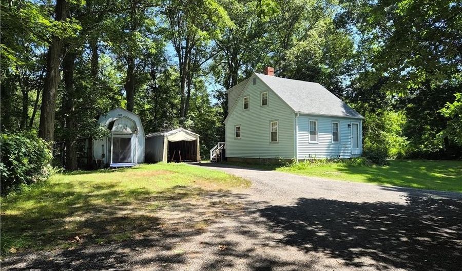 384 Devils Foot Rd, North Kingstown, RI 02852 - 1 Beds, 2 Bath
