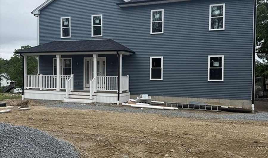 661 Main St, Acushnet, MA 02743 - 3 Beds, 3 Bath