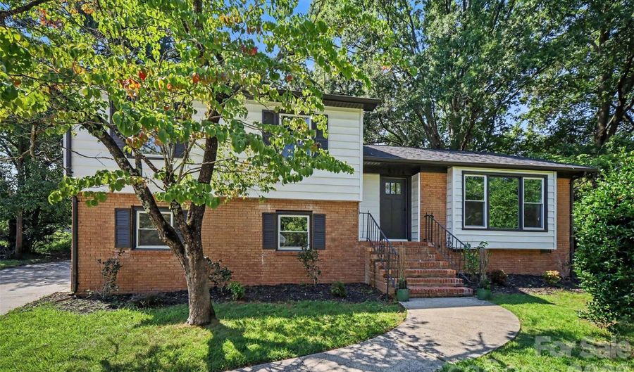 5324 Cheval Pl, Charlotte, NC 28205 - 4 Beds, 3 Bath