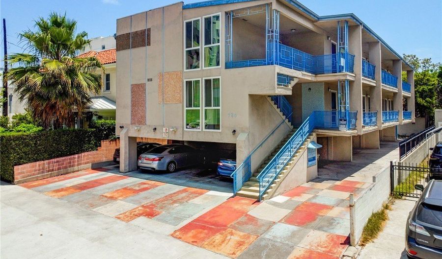 724 S Sycamore Ave, Los Angeles, CA 90036 - 0 Beds, 1 Bath