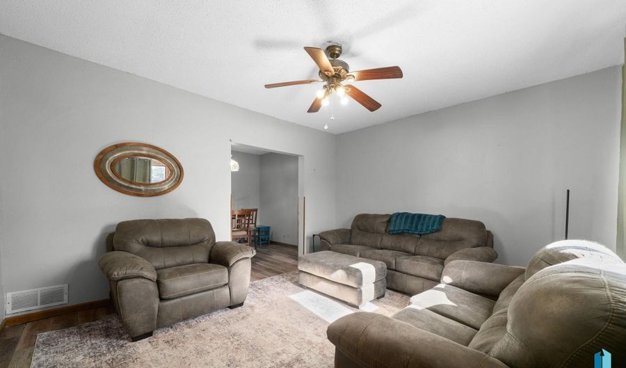 111 S Walnut Ave, Bridgewater, SD 57319 - 3 Beds, 1 Bath