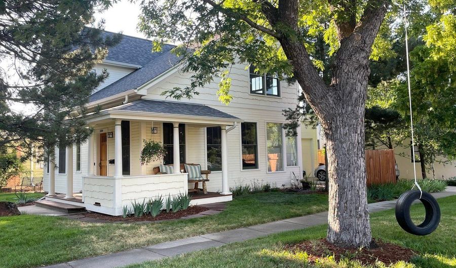 2204 Pine St, Boulder, CO 80302 - 3 Beds, 2 Bath