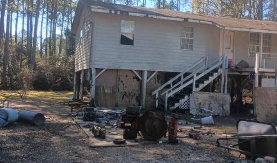 8845 DOWNEY St, Bayou La Batre, AL 36509 - 2 Beds, 2 Bath