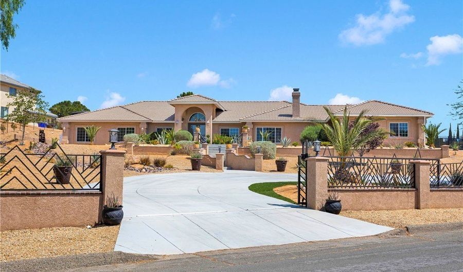 19420 Red Feather Rd, Apple Valley, CA 92307 - 5 Beds, 4 Bath