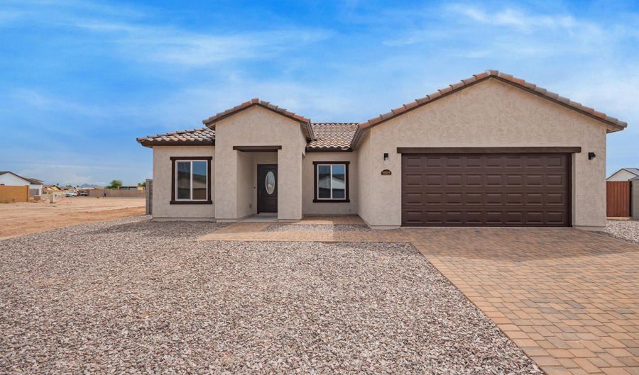 10293 W DEVONSHIRE Dr, Arizona City, AZ 85123 - 3 Beds, 2 Bath