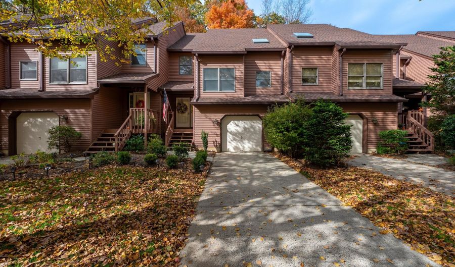 49 Pape Dr, Atlantic Highlands, NJ 07716 - 2 Beds, 2 Bath