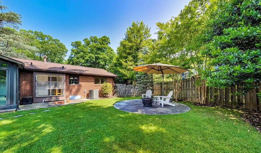 6515 E HALBERT Rd, Bethesda, MD 20817 - 3 Beds, 2 Bath