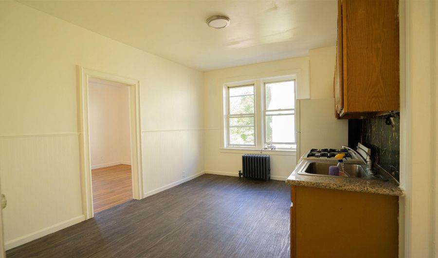 573 AVENUE E 4, Bayonne, NJ 07002 - 2 Beds, 1 Bath