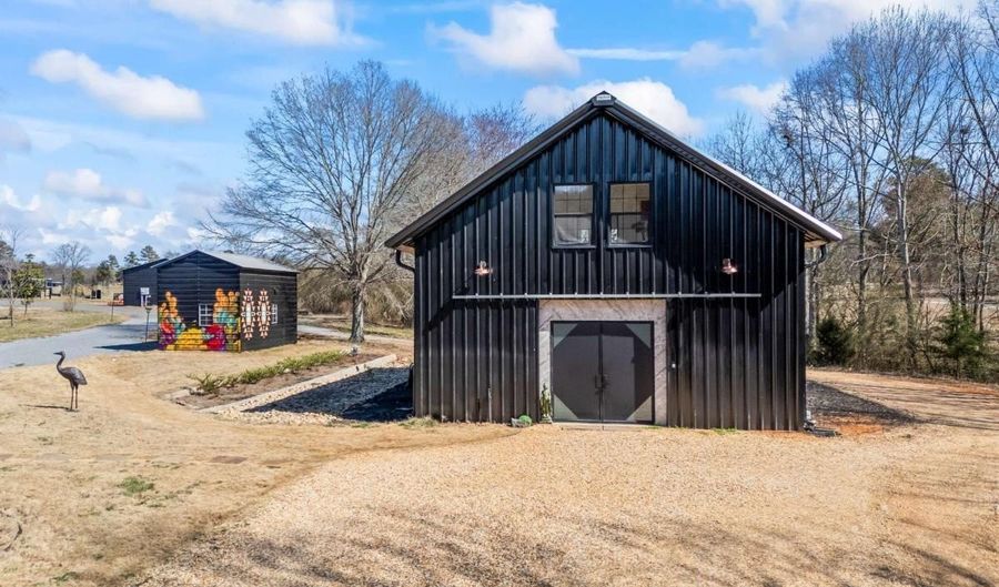 356 W Oak Grove Rd NW, Adairsville, GA 30103 - 2 Beds, 2 Bath