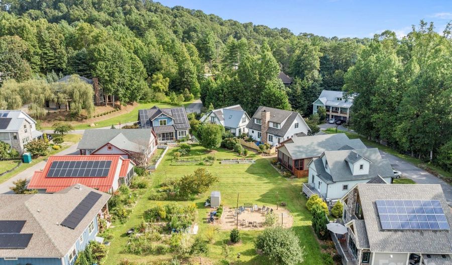 51 Verde Dr, Asheville, NC 28806 - 2 Beds, 2 Bath