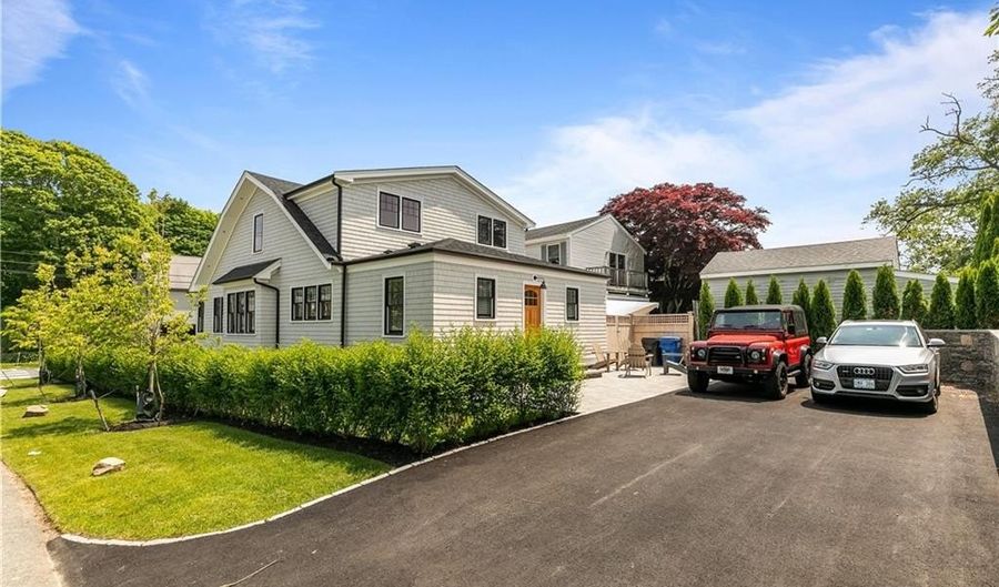 109 Carroll Ave, Newport, RI 02840 - 5 Beds, 4 Bath