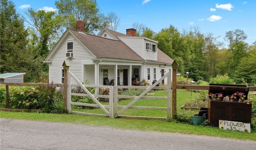 16 Burgess Rd, Foster, RI 02825 - 3 Beds, 2 Bath