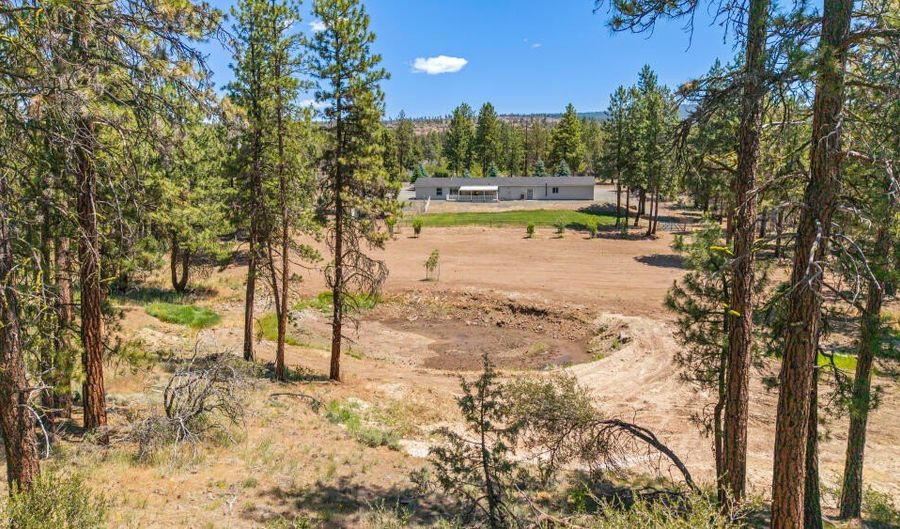 8334 Mina Bird Dr, Bonanza, OR 97623 - 4 Beds, 2 Bath