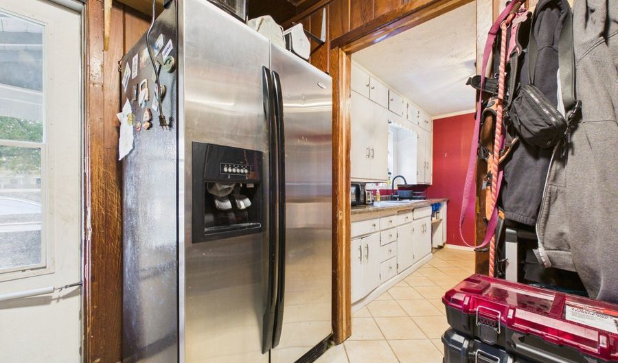 2611 E 10th St, Anderson, IN 46012 - 2 Beds, 1 Bath