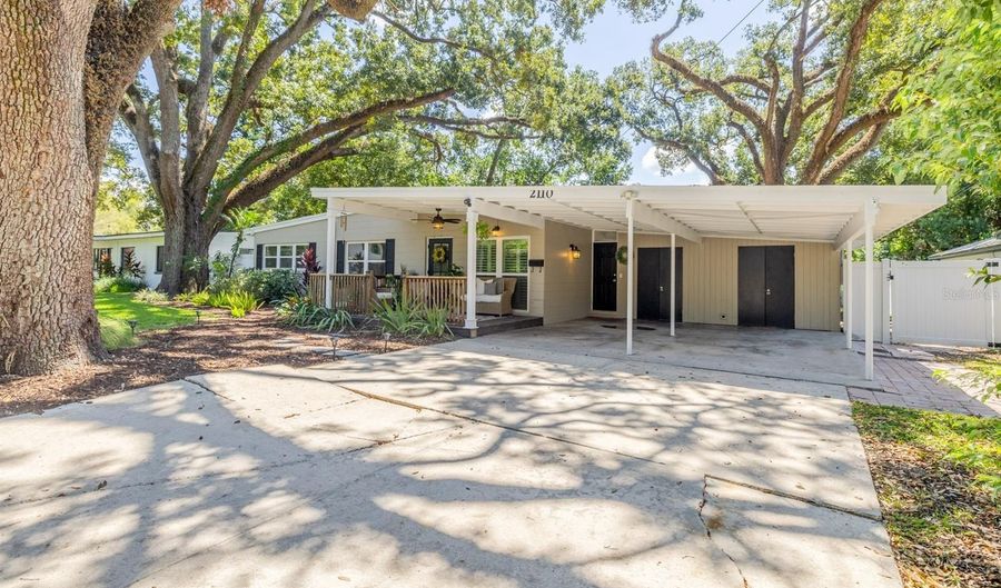 2110 MOUNT VERNON St, Orlando, FL 32803 - 3 Beds, 2 Bath