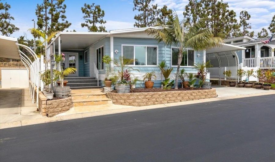 7326 San Bartolo St 220, Carlsbad, CA 92011 - 2 Beds, 2 Bath