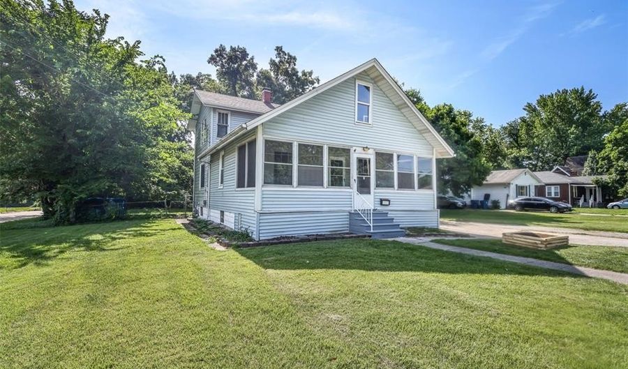 2219 Humbert St, Alton, IL 62002 - 3 Beds, 1 Bath