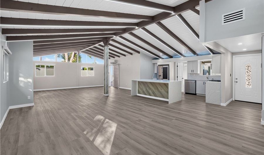 9336 Sophia Ave, Los Angeles, CA 91343 - 5 Beds, 2 Bath