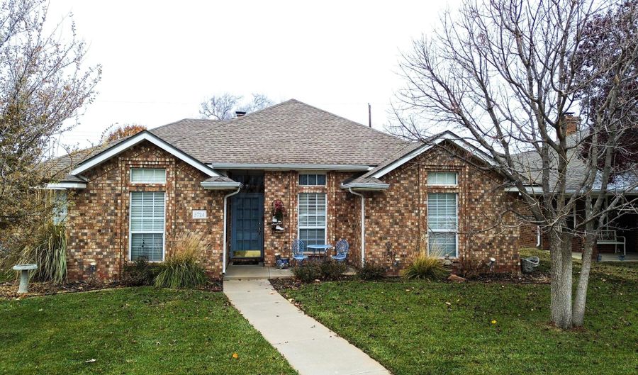 5724 Spencer St, Amarillo, TX 79109 - 3 Beds, 3 Bath