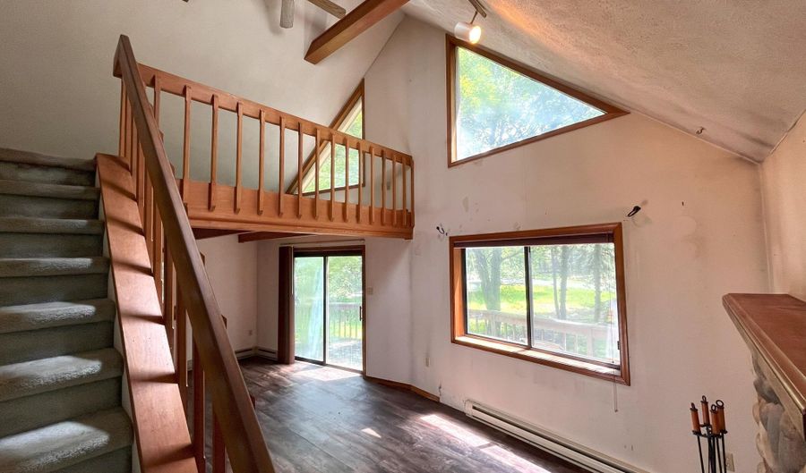 19 Petrarch Trl, Albrightsville, PA 18210 - 3 Beds, 3 Bath