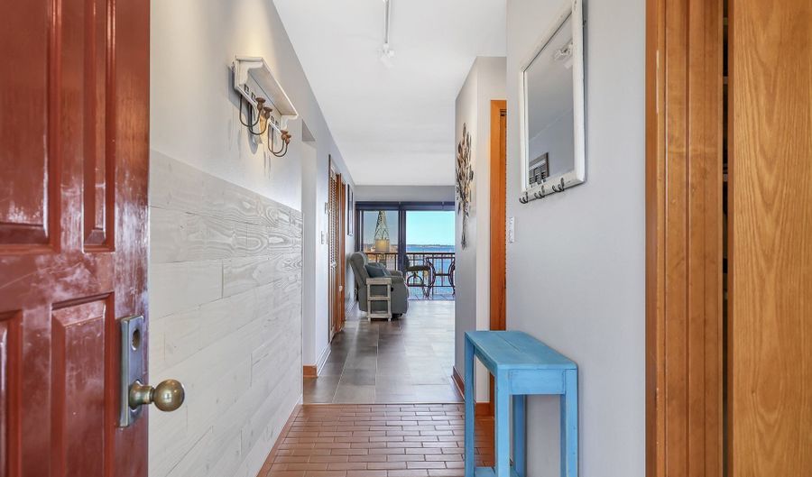 1 3RD St 204, Astoria, OR 97103 - 2 Beds, 2 Bath