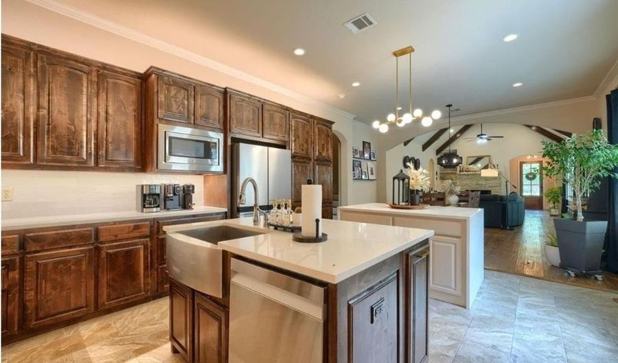 221 Post View Dr, Aledo, TX 76008 - 3 Beds, 3 Bath