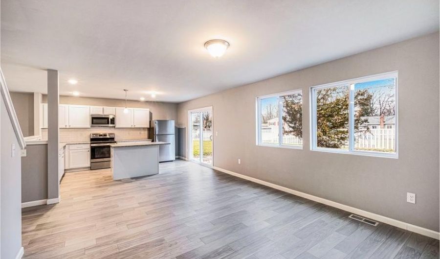 9406 Snow Valley Dr SE, Alto, MI 49302 - 4 Beds, 2 Bath