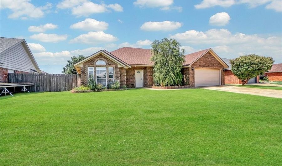 2901 N Towne Dr, Altus, OK 73521 - 3 Beds, 2 Bath