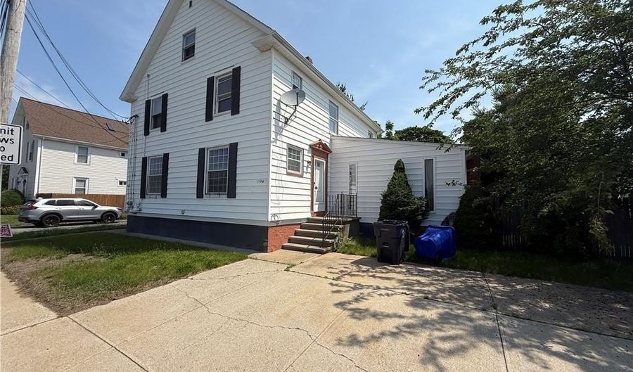 1122 Pawtucket Ave, East Providence, RI 02916 - 6 Beds, 4 Bath