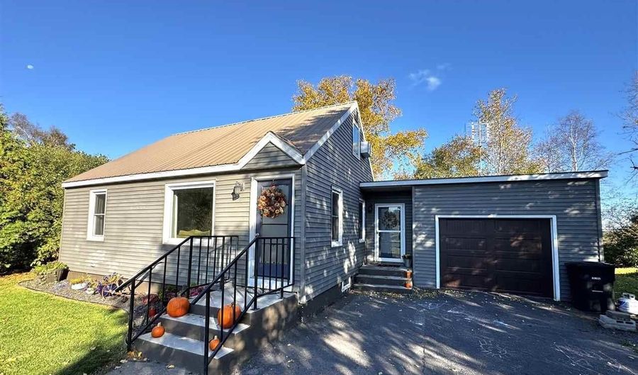 11 Cuyuna Dr, Virginia, MN 55792 - 3 Beds, 2 Bath