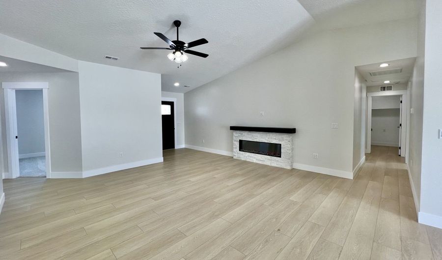 4434 York Blvd 62, Elko, NV 89801 - 4 Beds, 2 Bath