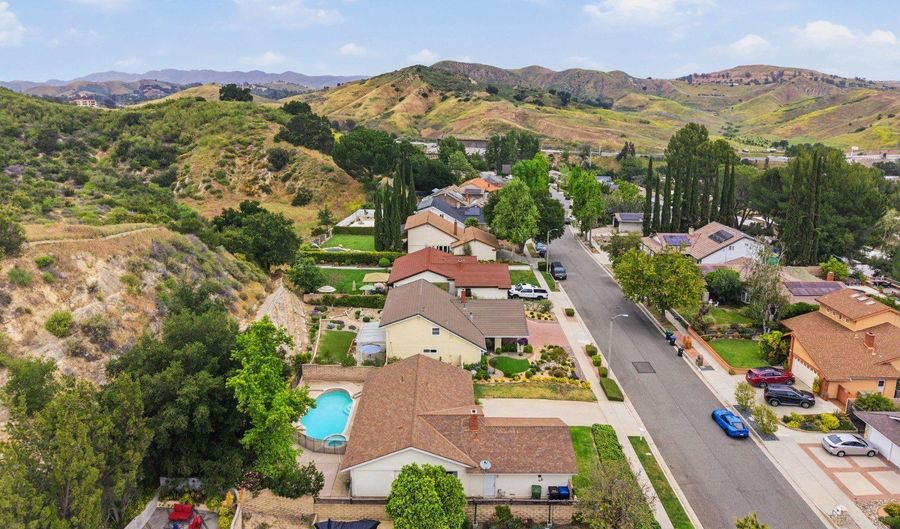 4011 Defender, Agoura Hills, CA 91301 - 3 Beds, 2 Bath