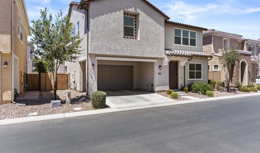 1092 E NEWLAND Dr, Chandler, AZ 85286 - 3 Beds, 4 Bath