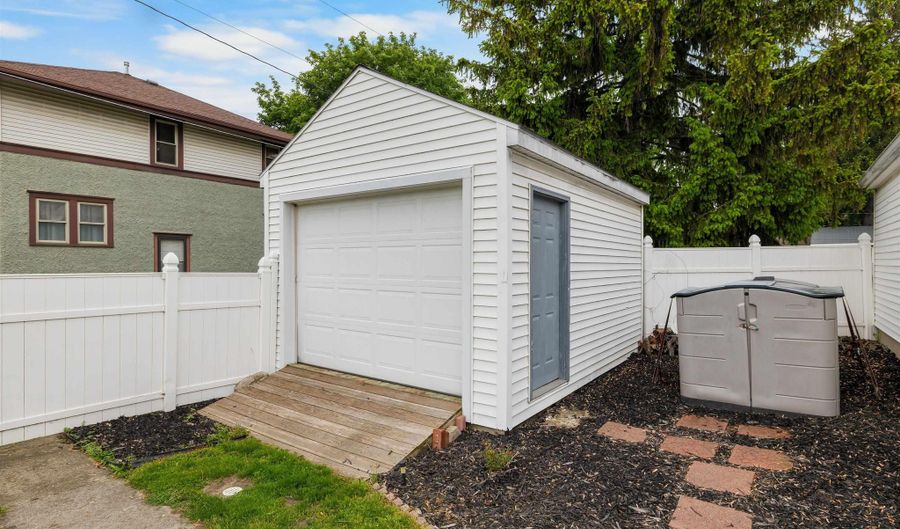 501 N Van Buren St, Auburn, IN 46706 - 5 Beds, 2 Bath