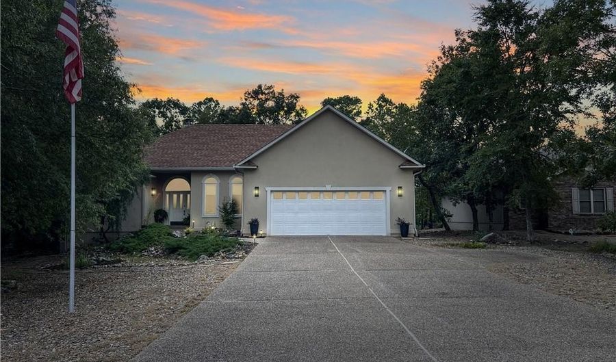4 La Viejo Ln, Hot Springs, AR 71909 - 3 Beds, 3 Bath