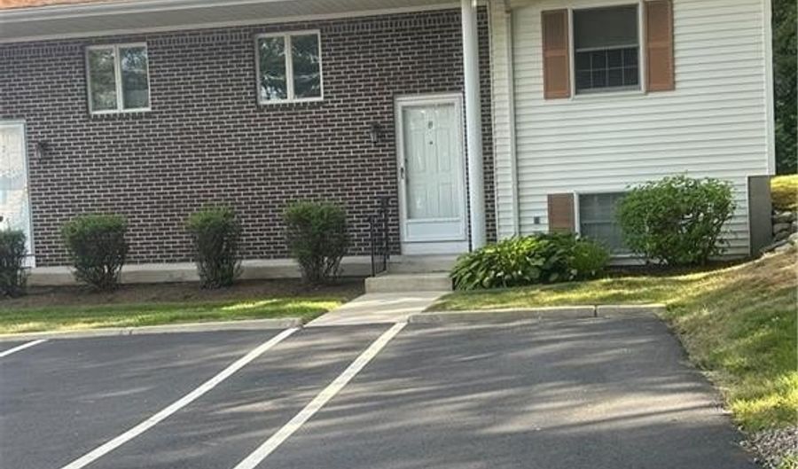 8 Scenery Ln 8, Johnston, RI 02919 - 2 Beds, 1 Bath