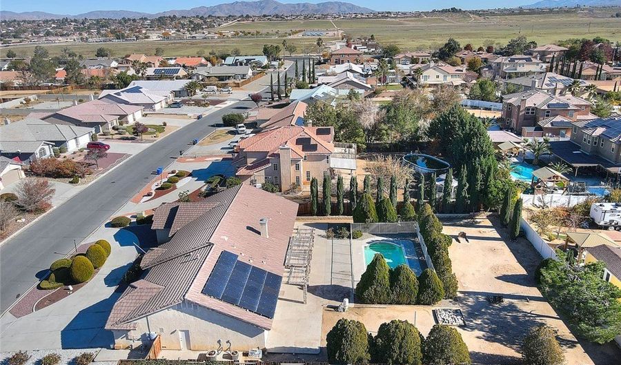 19149 Catalina, Apple Valley, CA 92308 - 4 Beds, 4 Bath