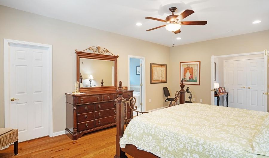 10 Harbor Pl, Barnegat, NJ 08005 - 2 Beds, 2 Bath
