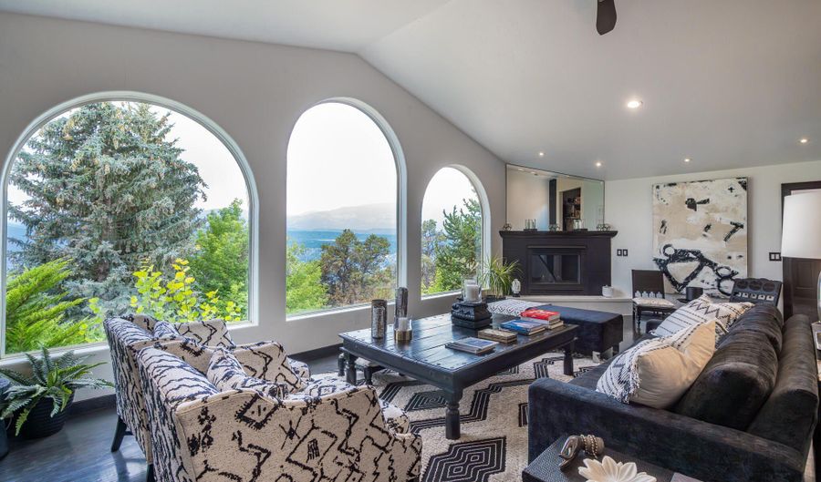 271 Cedar Cv, Glenwood Springs, CO 81601 - 5 Beds, 5 Bath